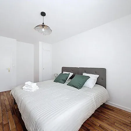 2 Lits Kings Sizes, 1 Lit Superpose Enfant Apartment